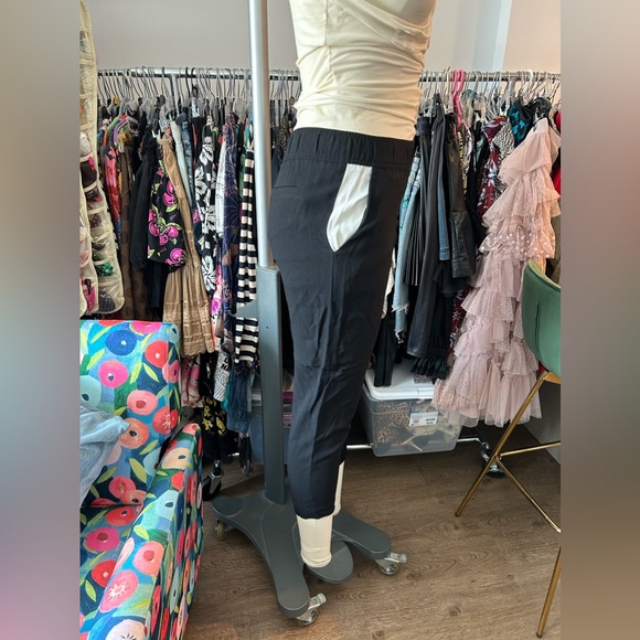 Crepe jogger with combo white creator from club Monaco - Picture 3 of 3